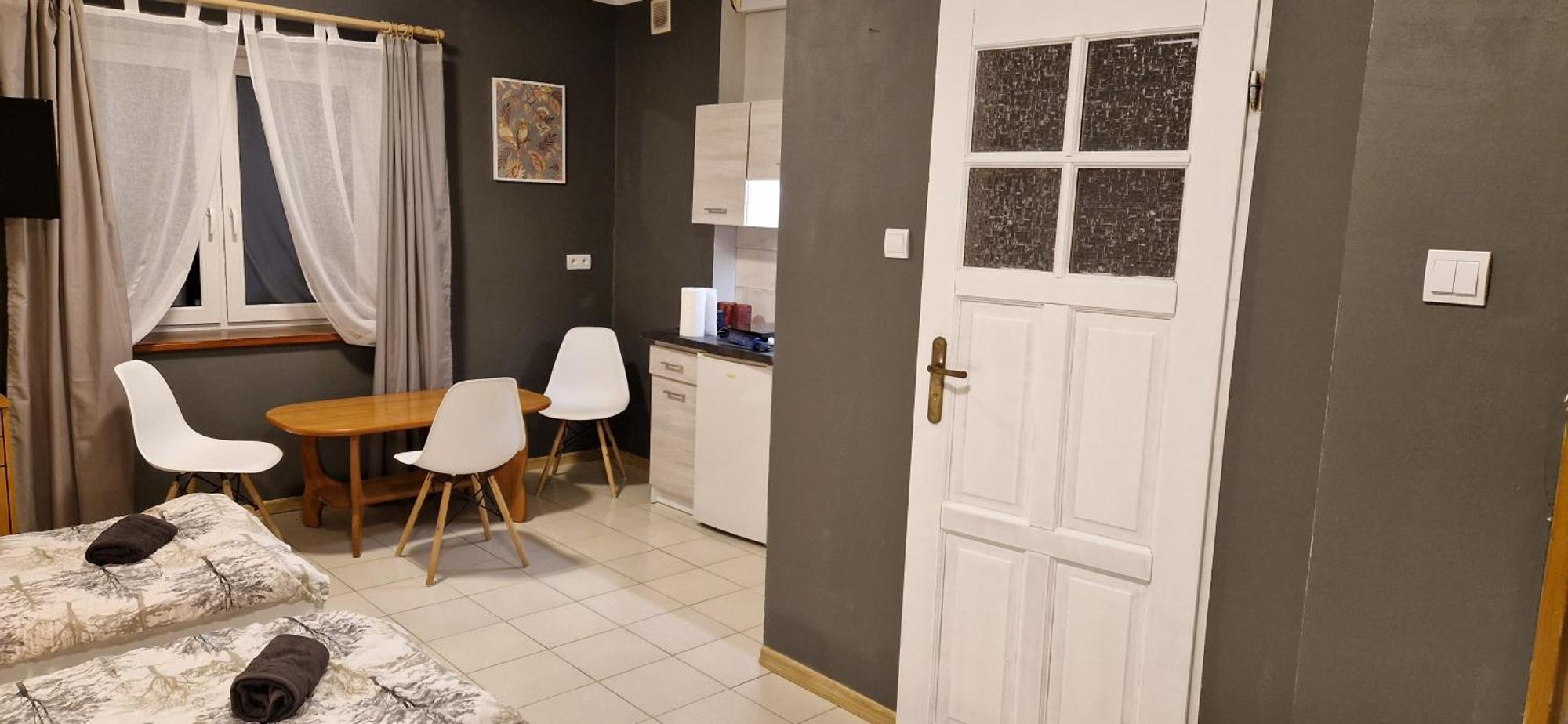 Pokoje "U Romana" Piotrków Trybunalski Exteriör bild